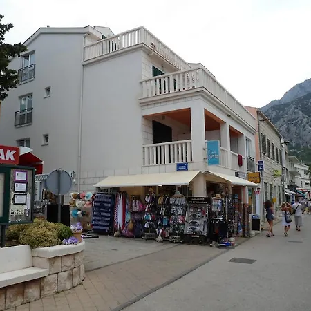 アパート Ivanka *