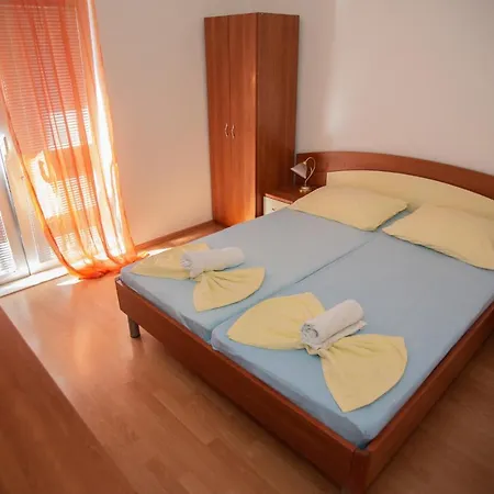 Ivanka * Gradac (Split-Dalmatia)